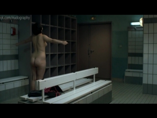 louise blachere nude in water lilies (naissance des pieuvres, 2007, céline sciamma)